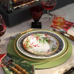 Berries and Pine Paper Salad & Dessert Plates - 8 Per Package