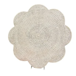 Rattan Scalloped Round Placemat in Cream - 1 Placemat